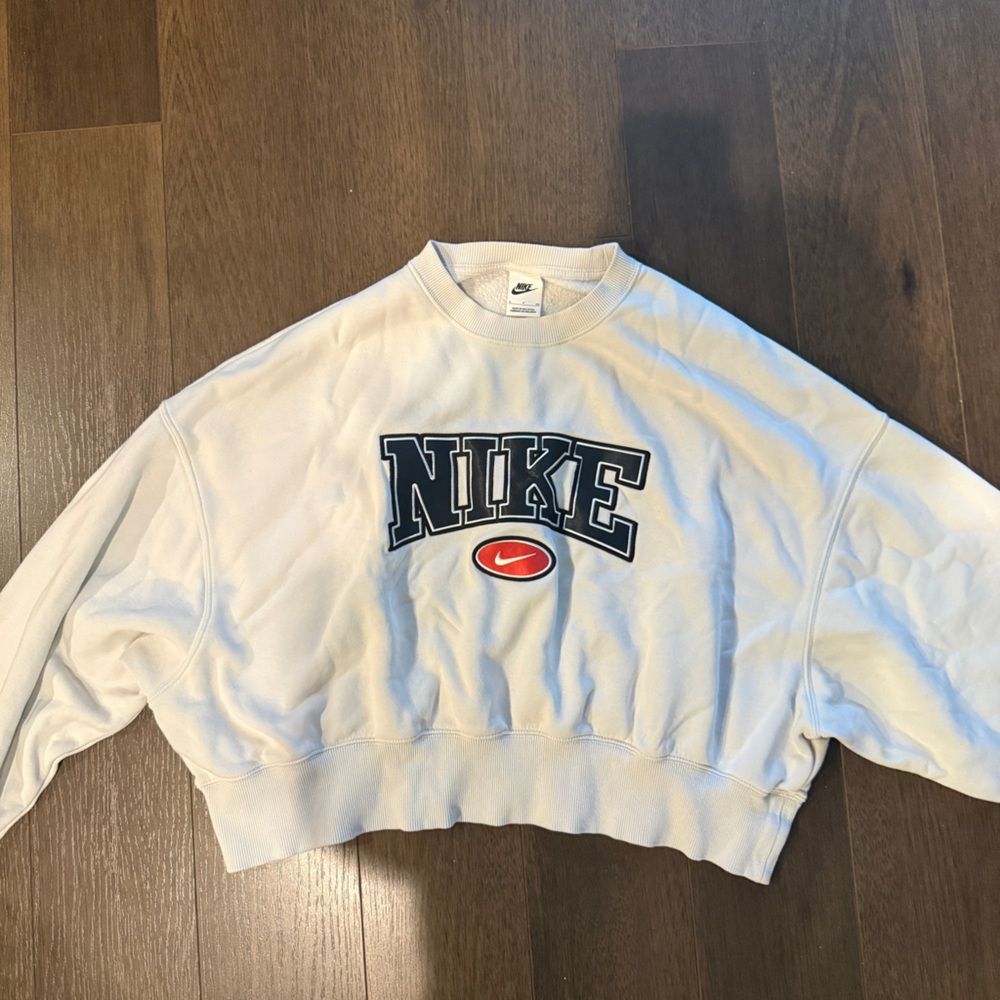 Nike Women’s Logo Sweatshirt Size Small